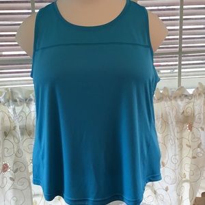 Exertek Woman Pull Over Top with Wicking